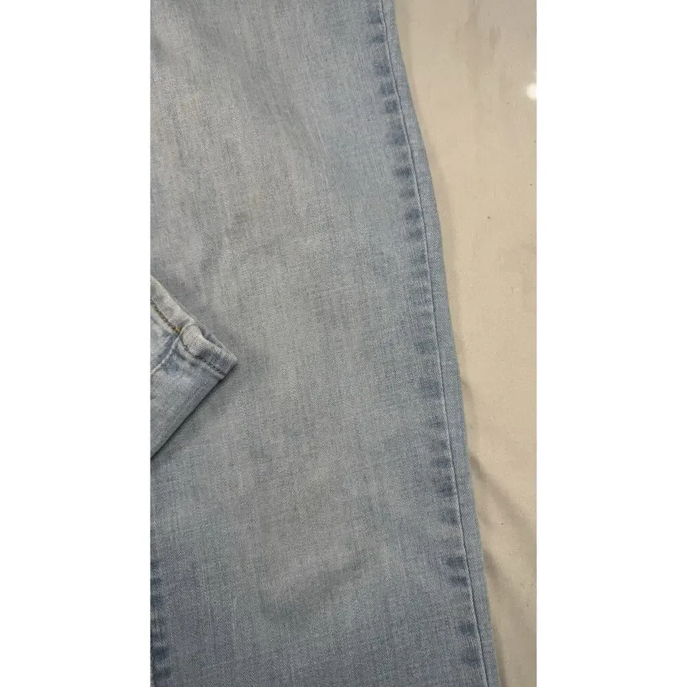 Levi’s 314 Shaping Straight Jeans Women’s W32 L32 Light Wash Stretch Denim